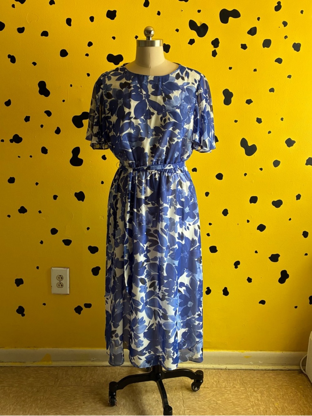 Clean Girl Floral Midi Dress Blue White Spring Office Siren Soft Feminine Size L